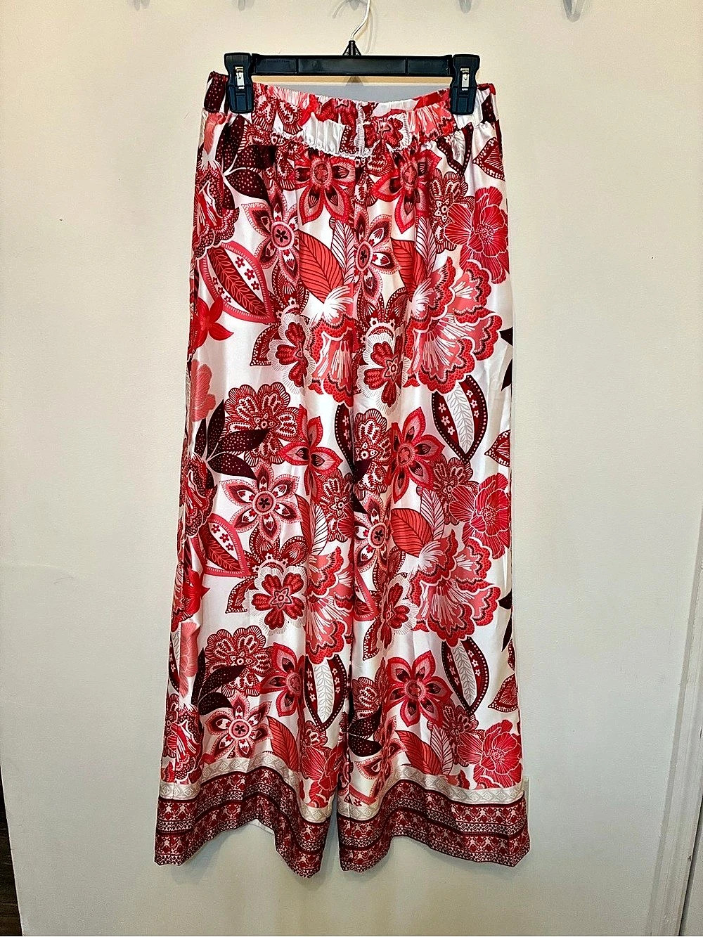 June & Hudson Floral Wide Leg Pants in Red & White Size Large